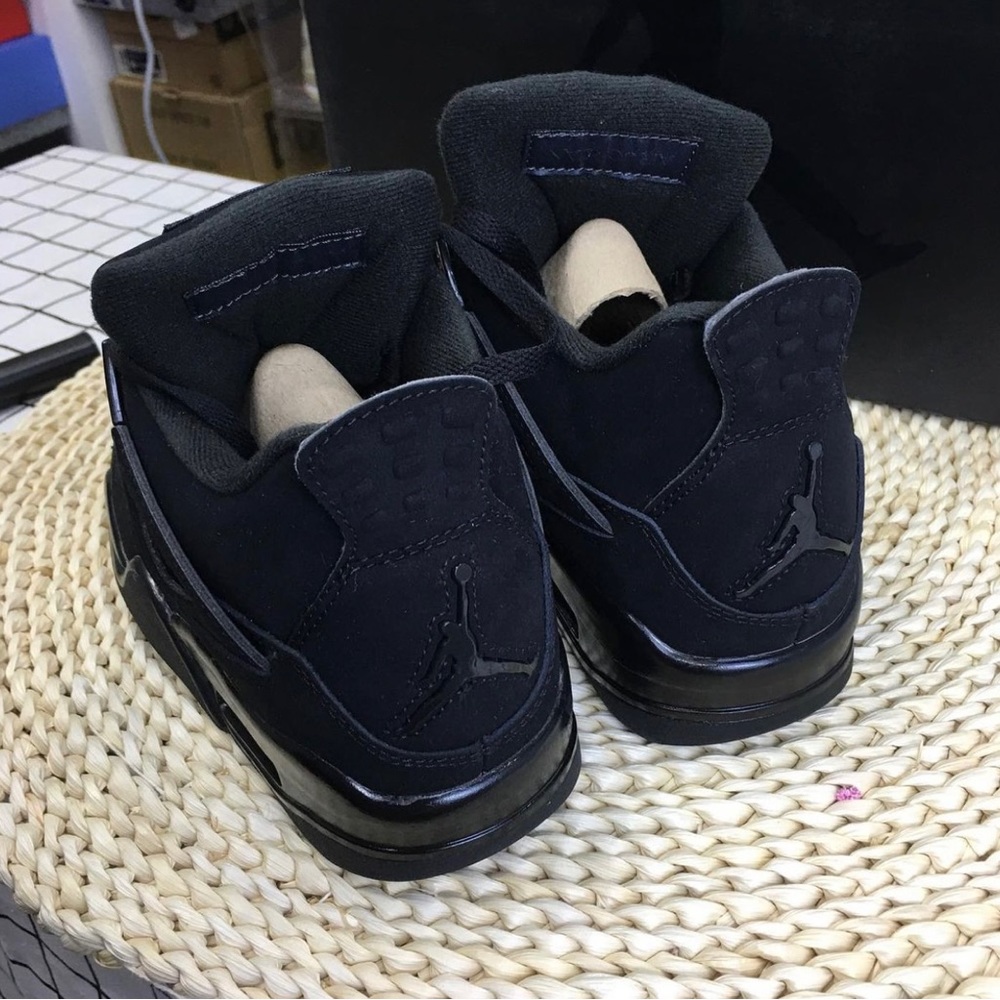 Air Jordan Retro Black Cats! Size 9 Mens. BRAND NEW IN BOX! NEVER WORN.